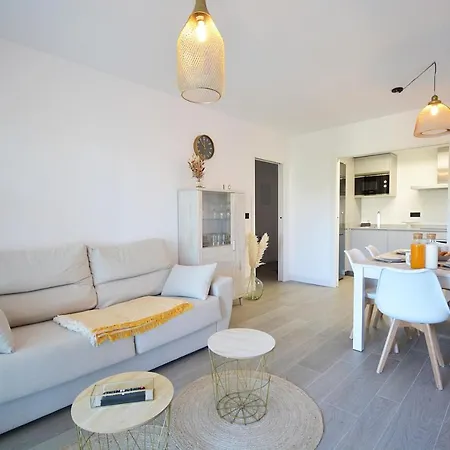 Galihost - Impresionante Con Piscina En * Sanxenxo