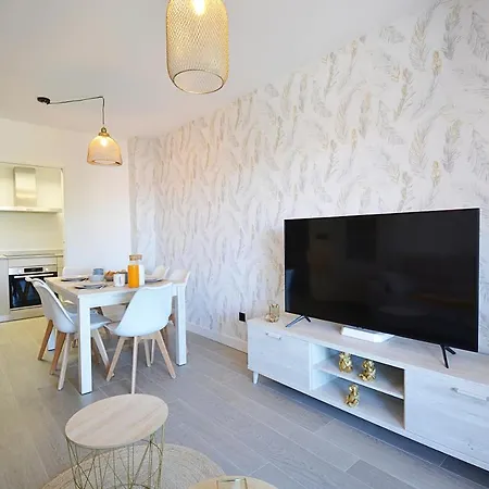 Galihost - Impresionante Con Piscina En Lejlighed