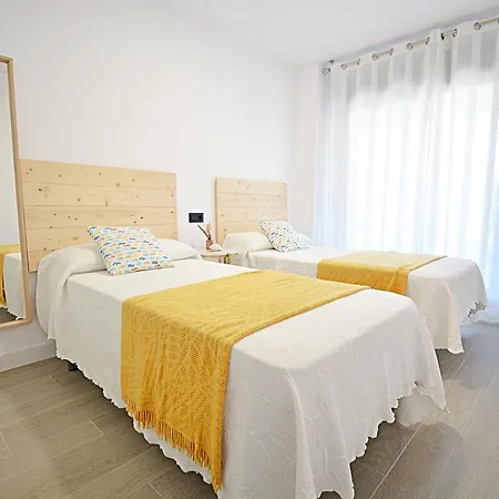 Galihost - Impresionante Con Piscina En 公寓