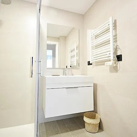 Galihost - Impresionante Con Piscina En