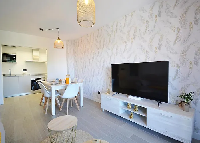 Galihost - Impresionante Con Piscina En Lägenhet